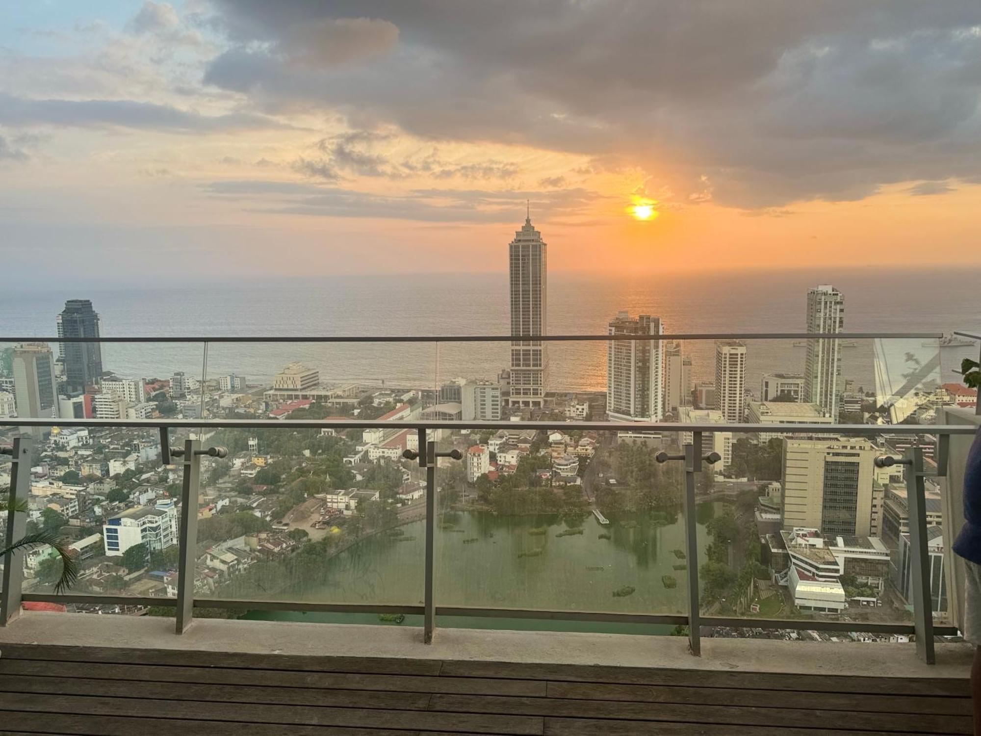 Altair Luxury Colombo By Miracle Apartment Ngoại thất bức ảnh